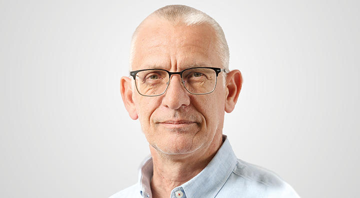 Porträt Foto von Tom van Egmond, Leiter Dienstleistungen | Arbeitssicherheit und Gesundheitsschutz Gebäudehülle Schweiz